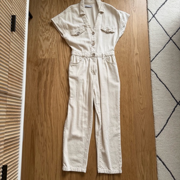 Zara Pants - Zara vneck off white jumpsuit size S
